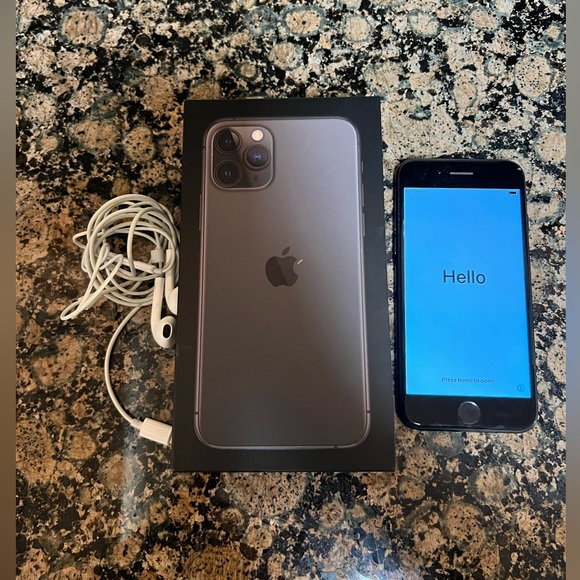 Apple Other - iPhone Series 7